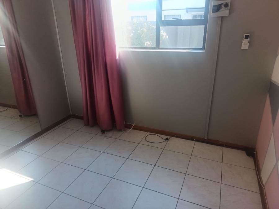 3 Bedroom Property for Sale in Rhodesdene Northern Cape